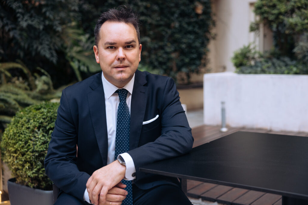 Pablo García García, CEO de Infofuturo, entrevistado en Sector Ejecutivo sobre inteligencia artificial empresarial